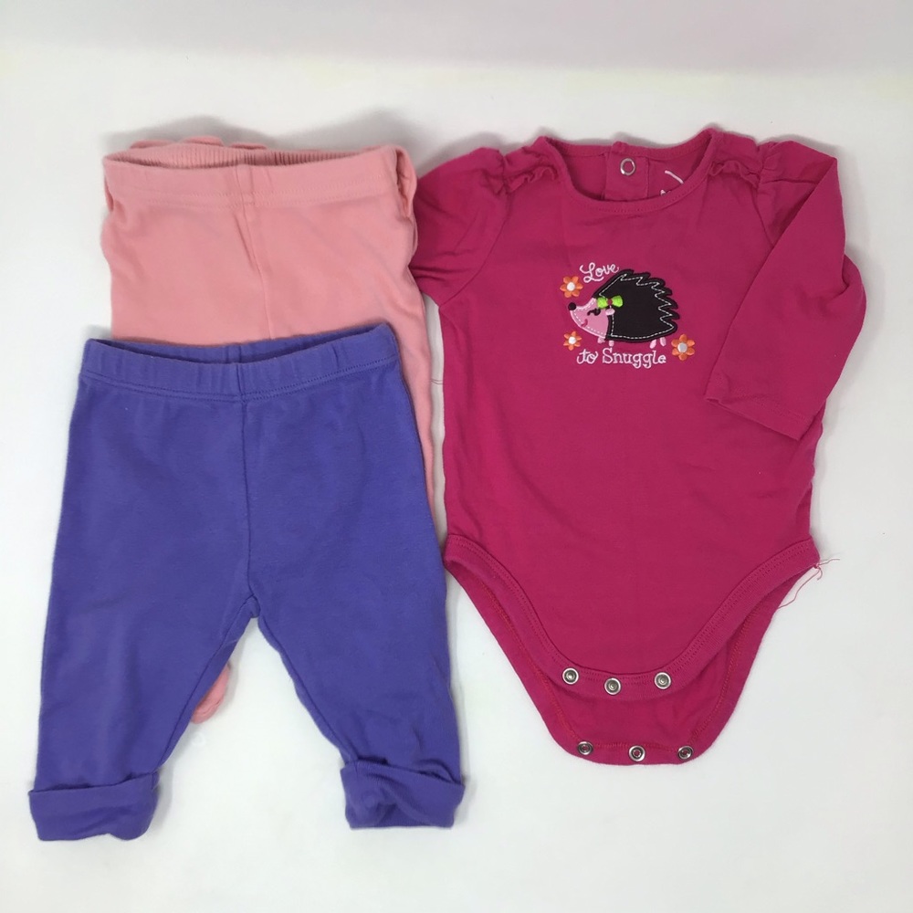 Carter’s babygirl Onesie Two Joggers SET size 3M
